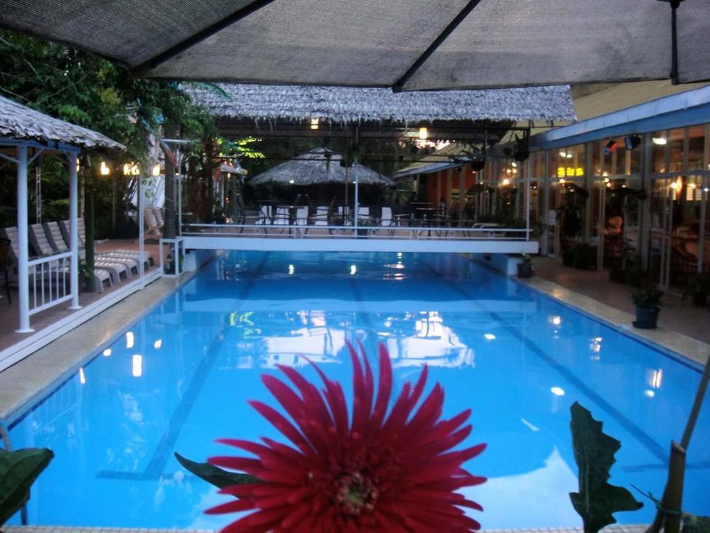 Honiara Hotel 外观 照片
